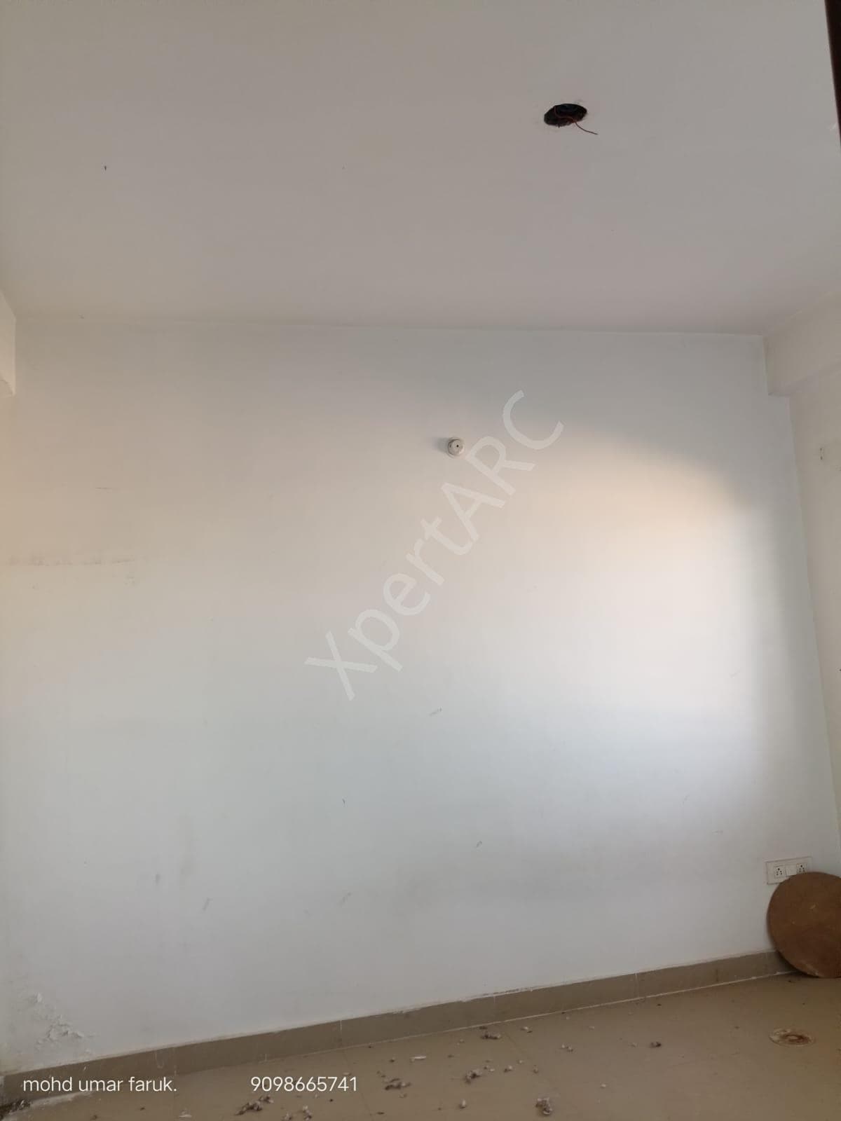 Property Photos 8