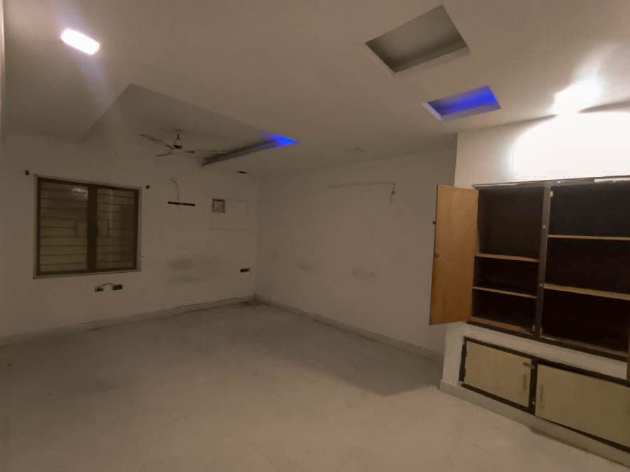 Property Photos 16
