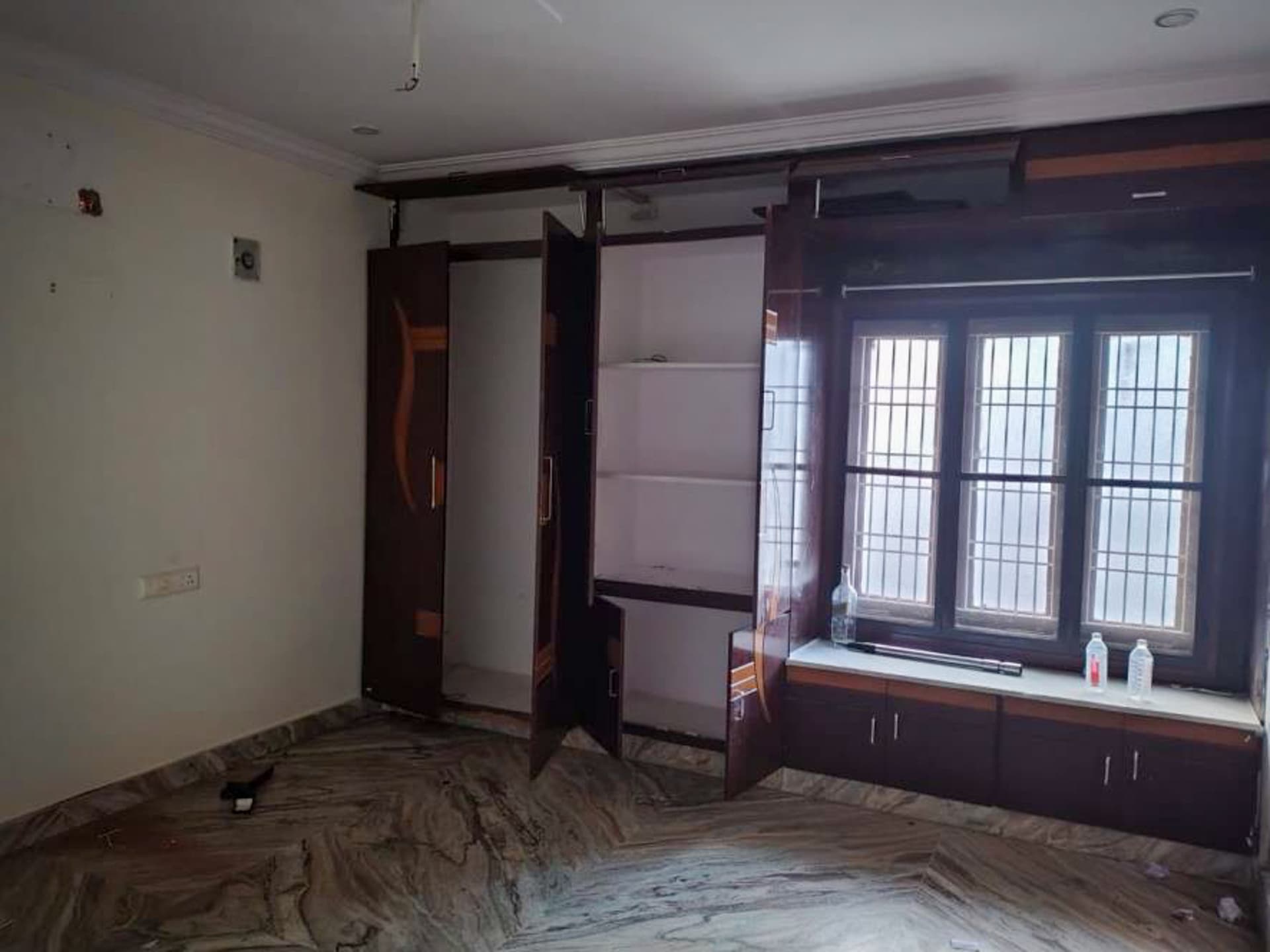 Property Photos 9
