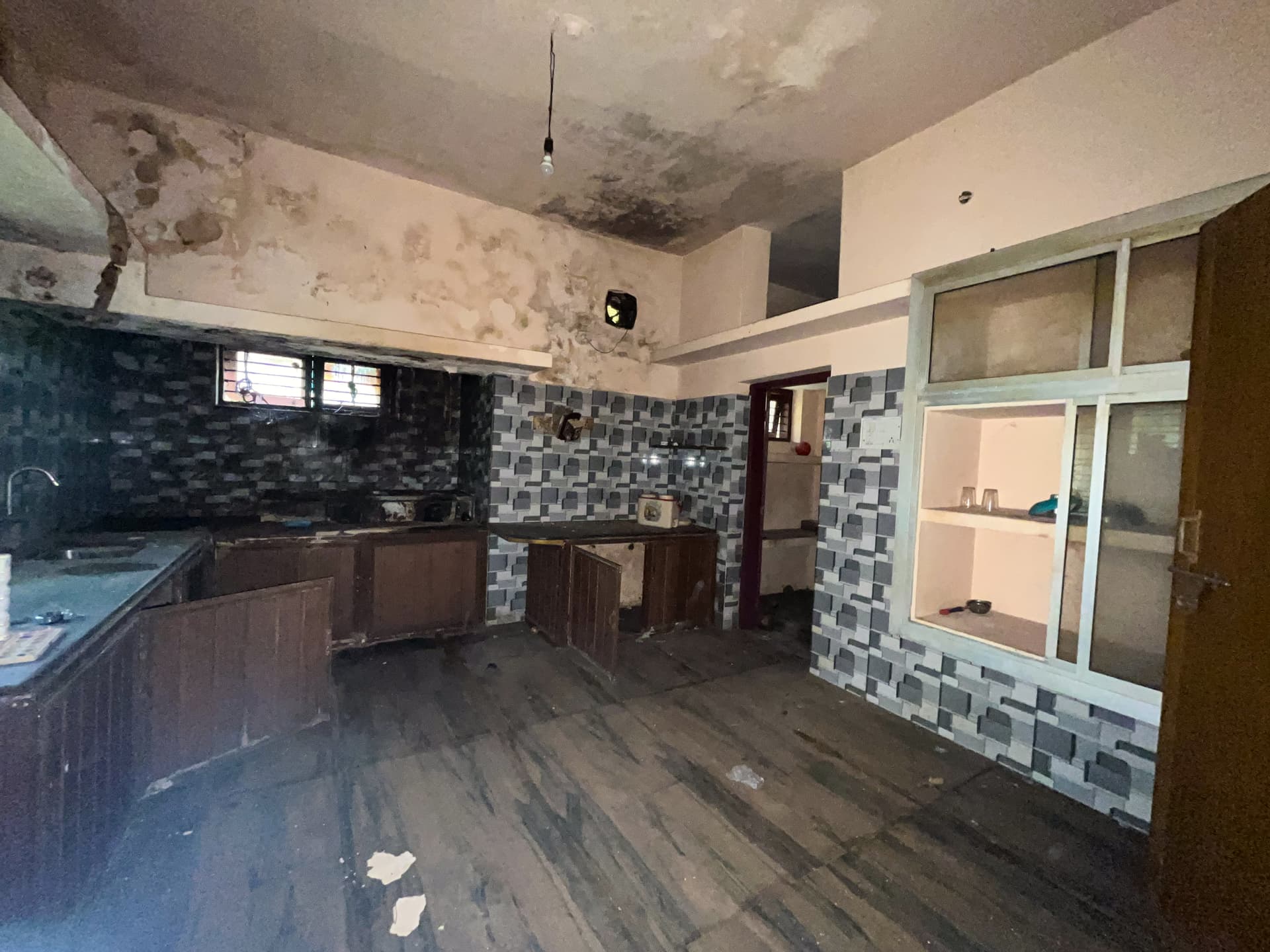 Property Photos 16