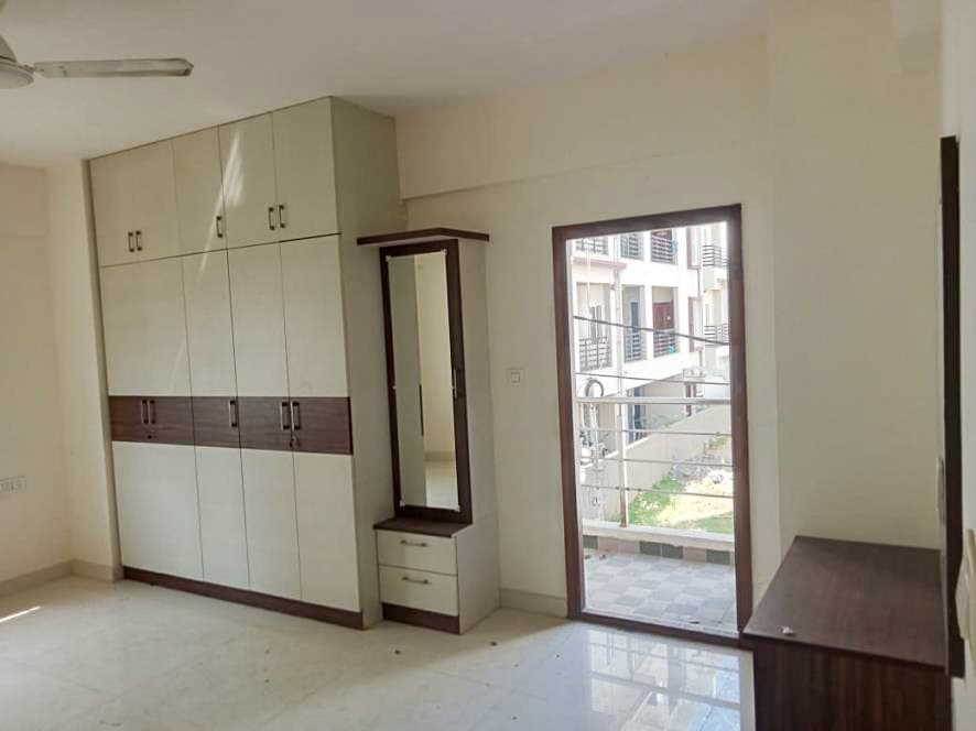 Property Photos 18