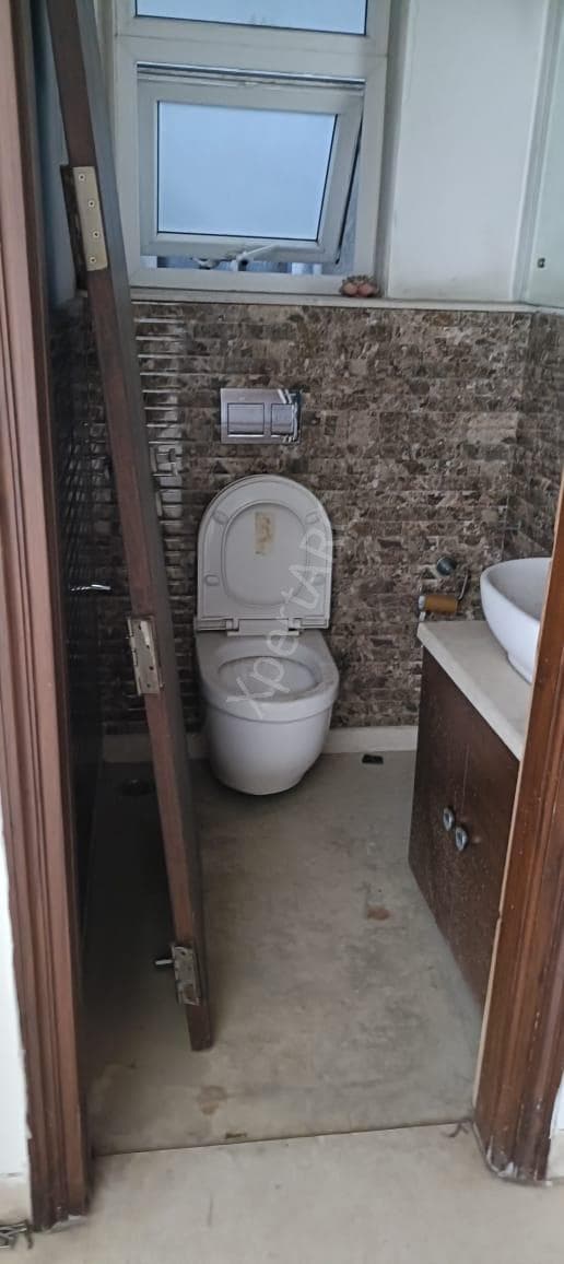 Property Photos 11