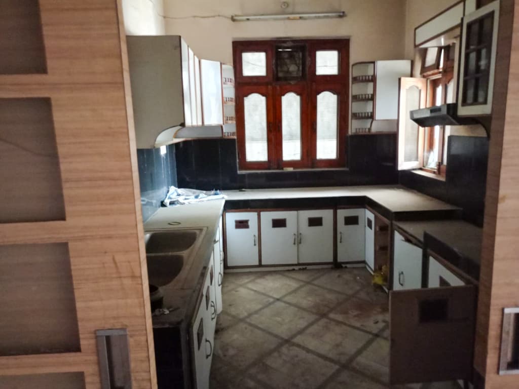 Property Photos 8