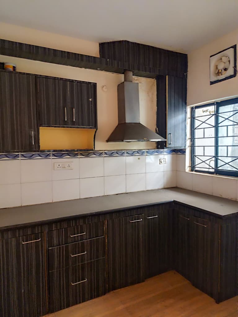 Property Photos 8