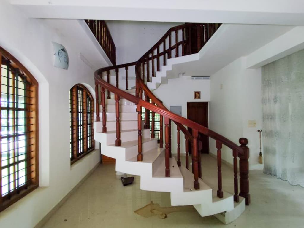 Property Photos 16