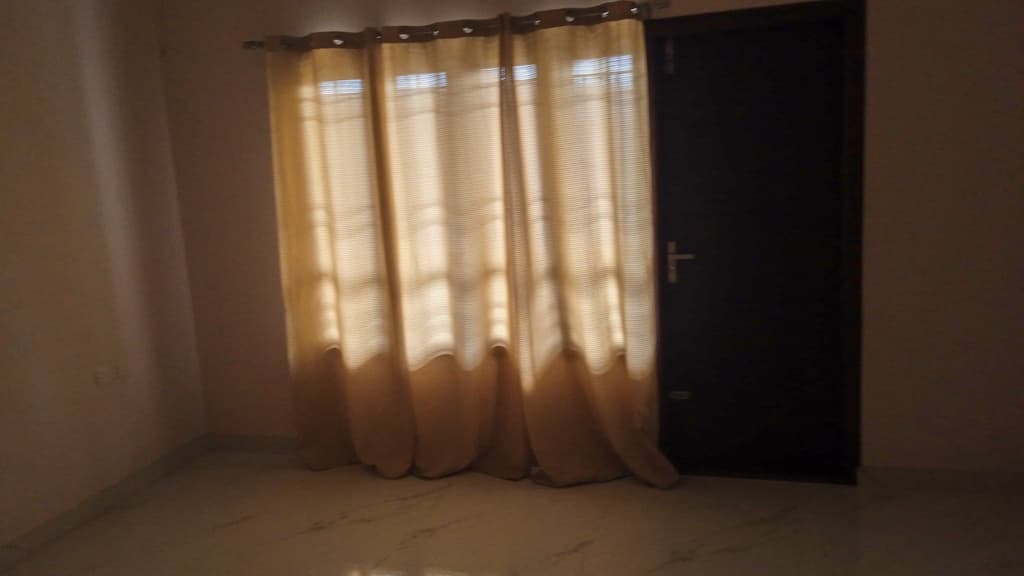 Property Photos 11