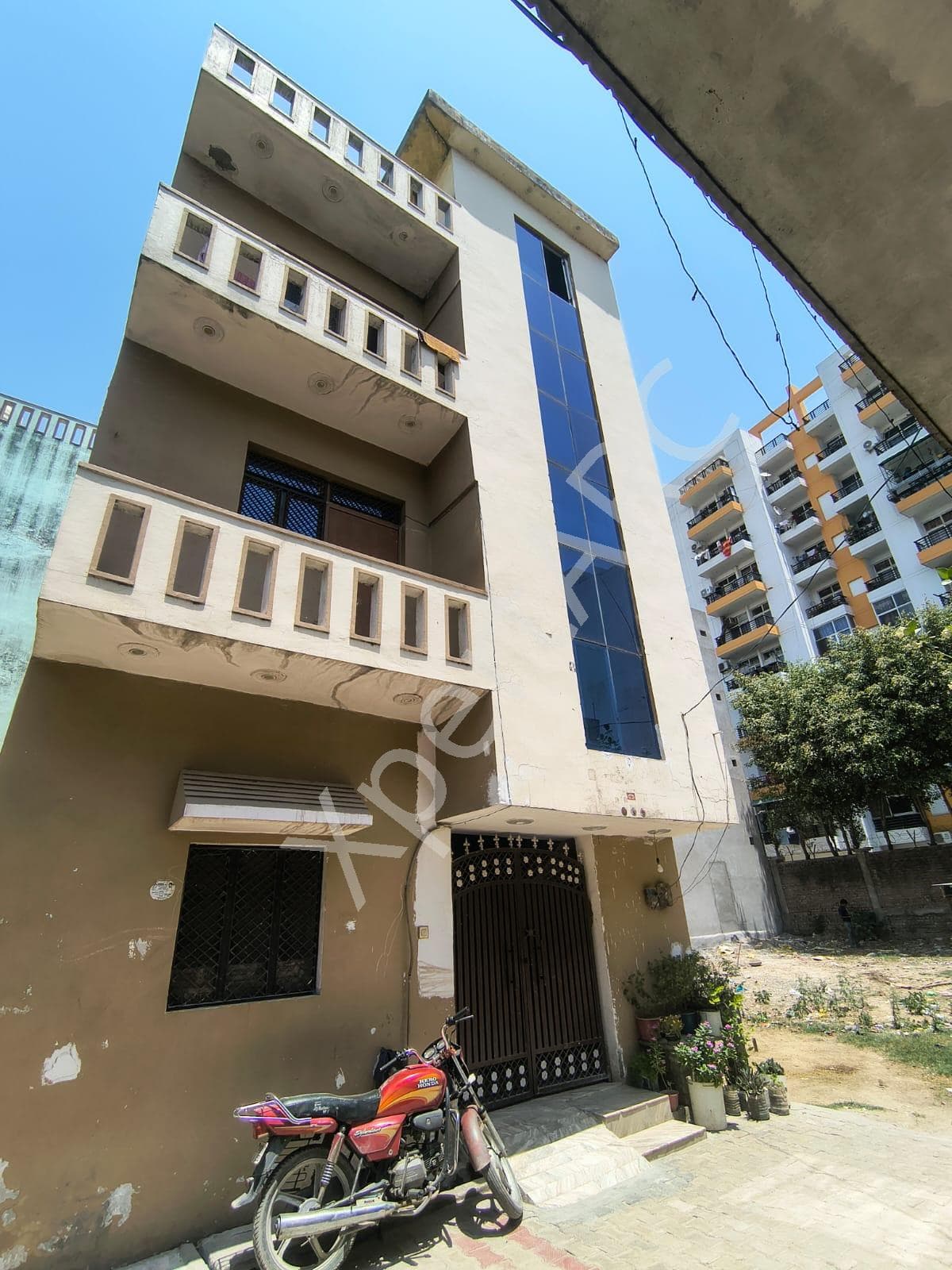 Property Photos 8