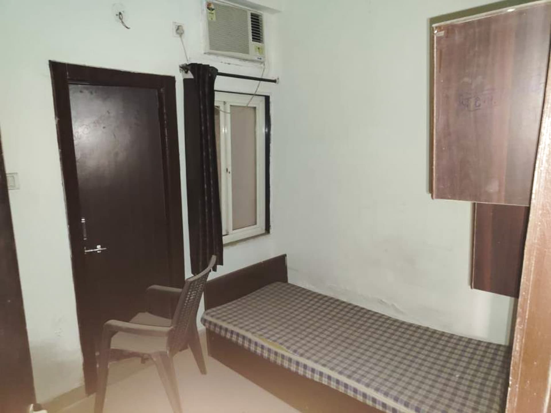 Property Photos 8