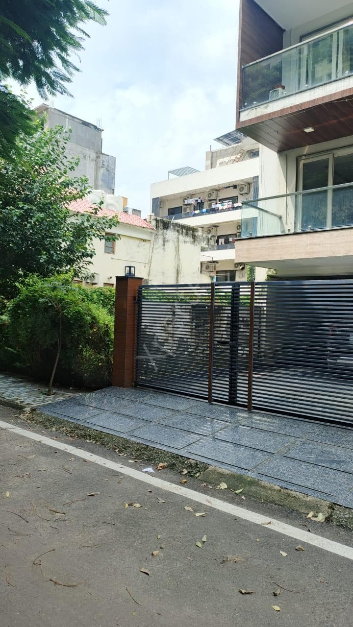 Property Photos 8