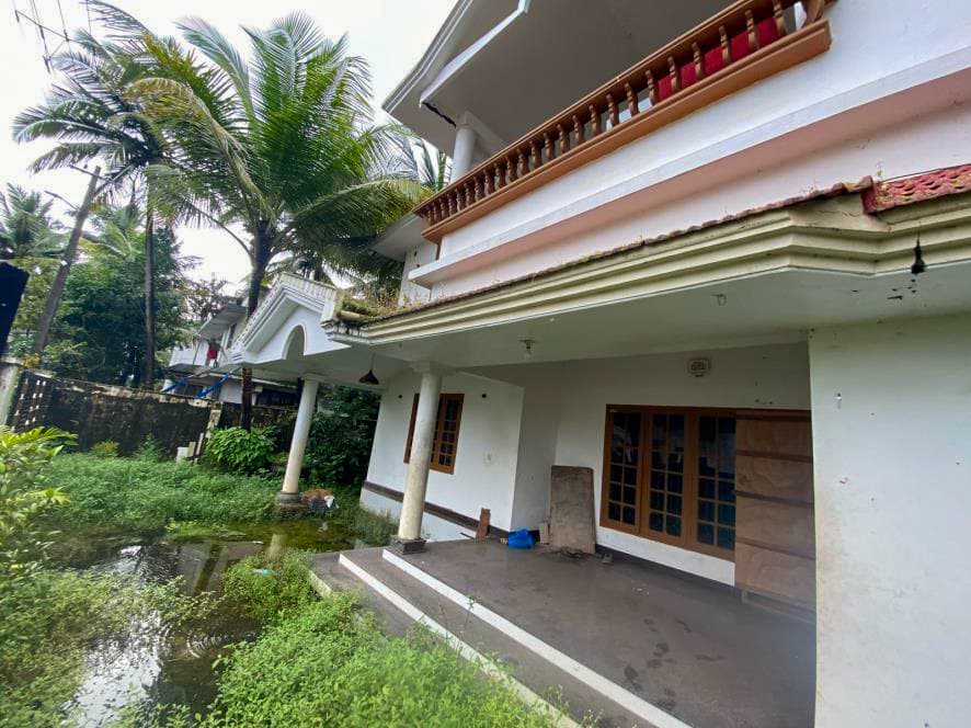 Property Photos 9