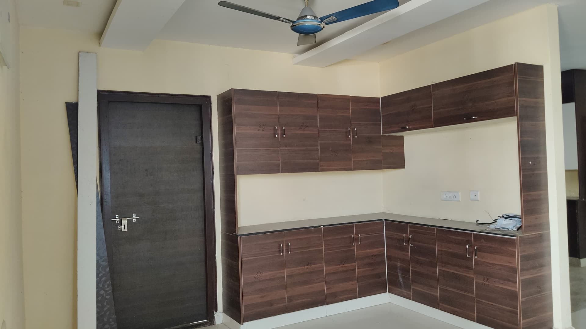 Property Photos 28