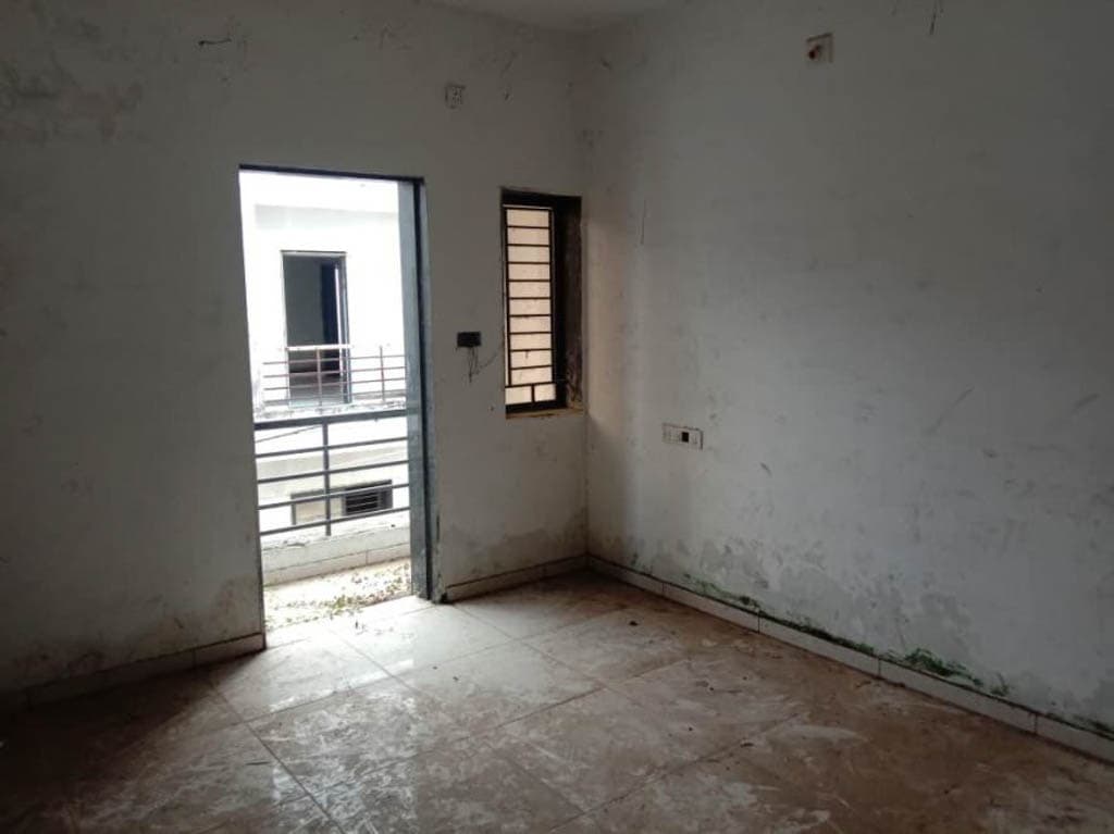 Property Photos 8