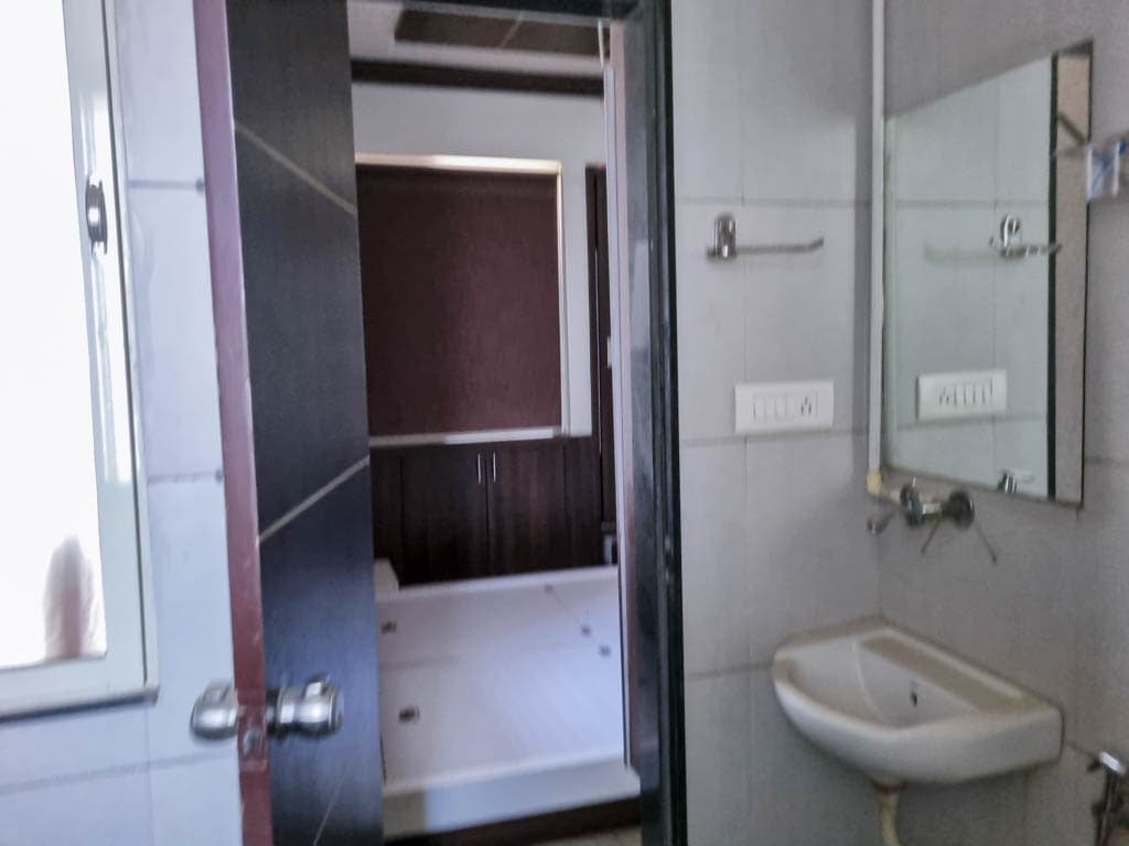 Property Photos 9