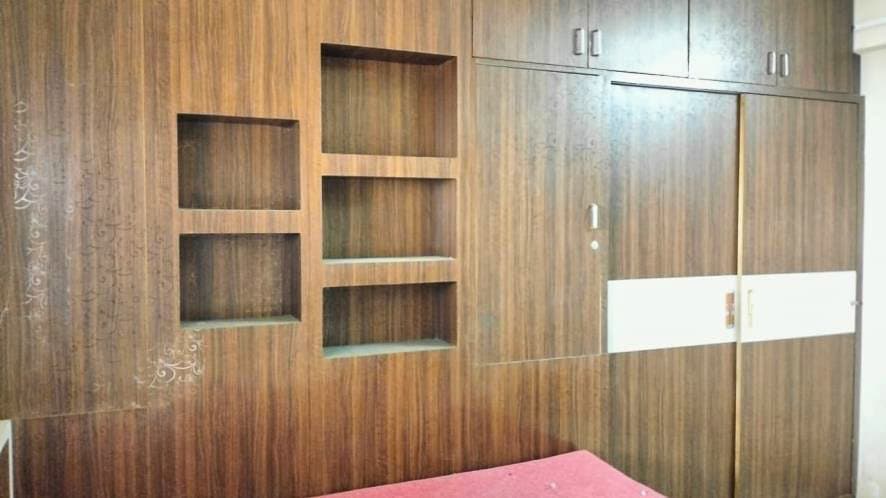 Property Photos 16