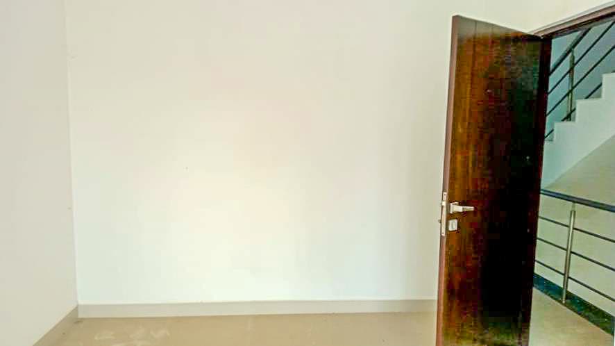 Property Photos 8