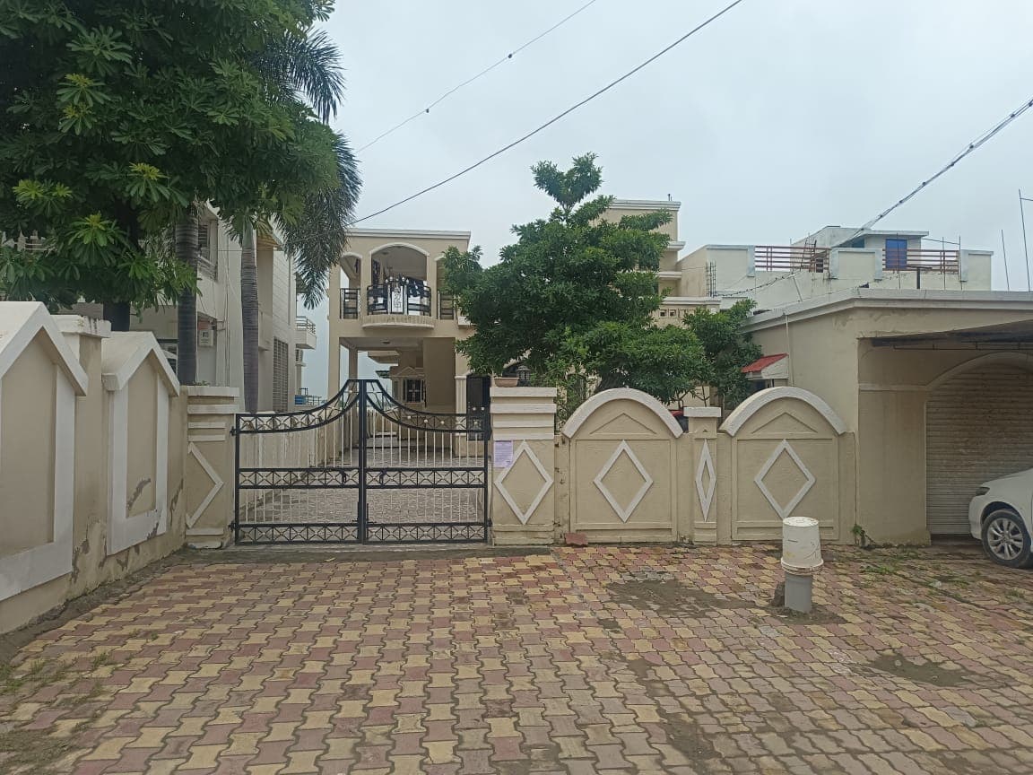 Property Photos 5