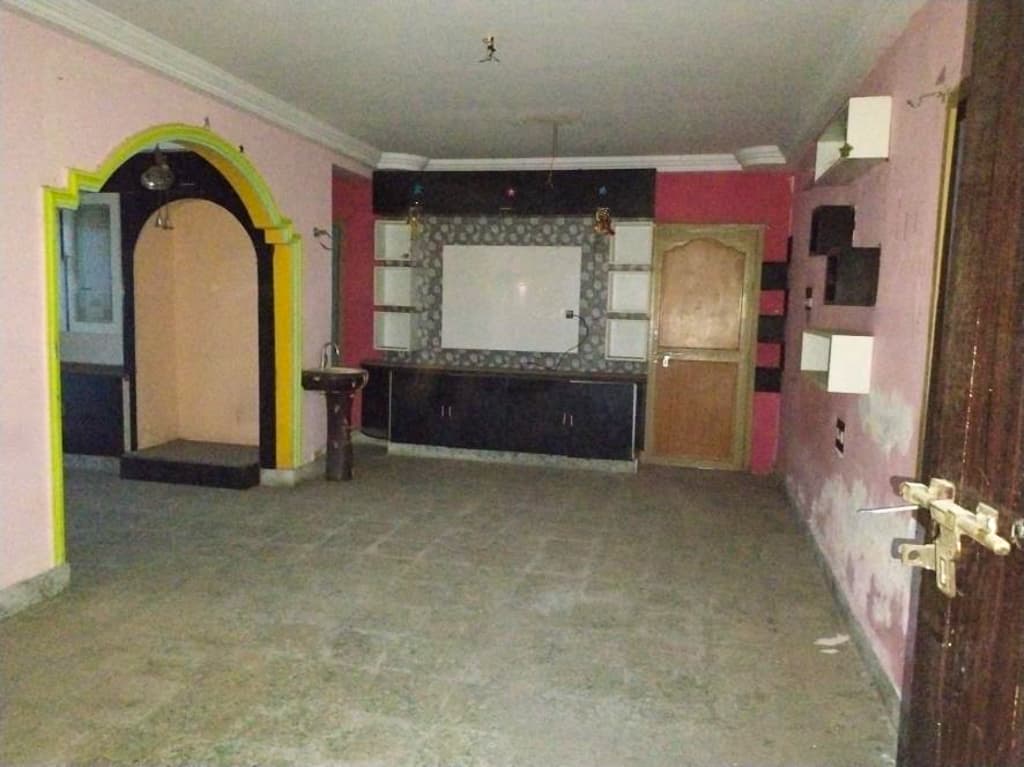 Property Photos 8