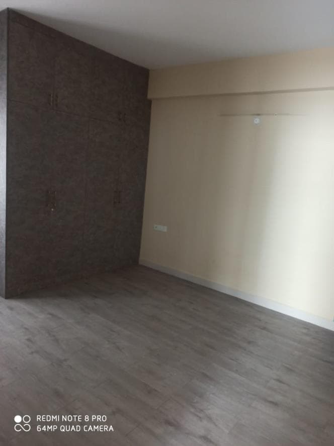 Property Photos 8