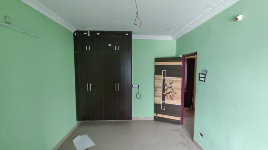 Property Photos 6