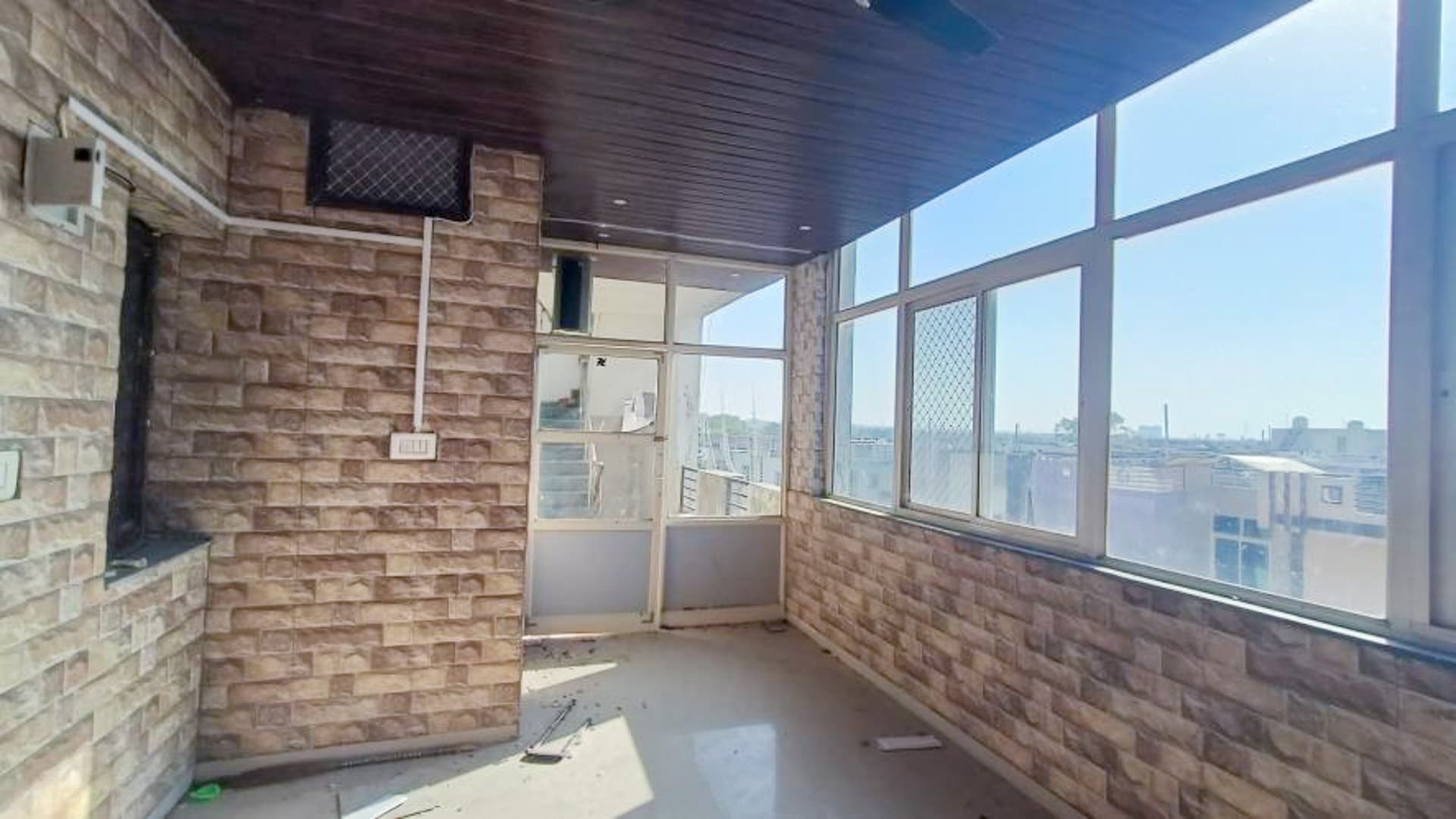 Property Photos 25