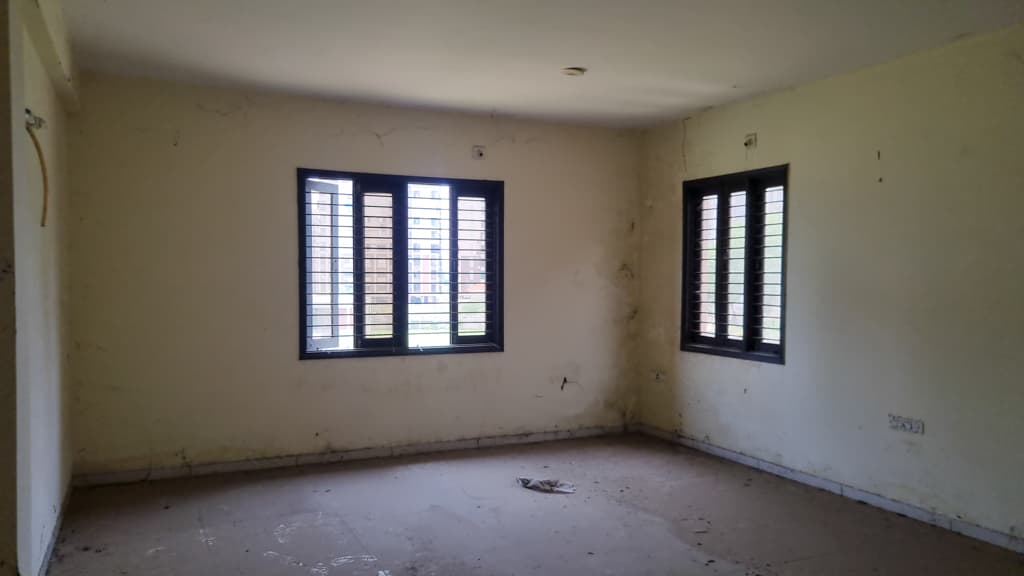Property Photos 5