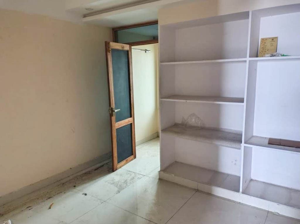 Property Photos 9