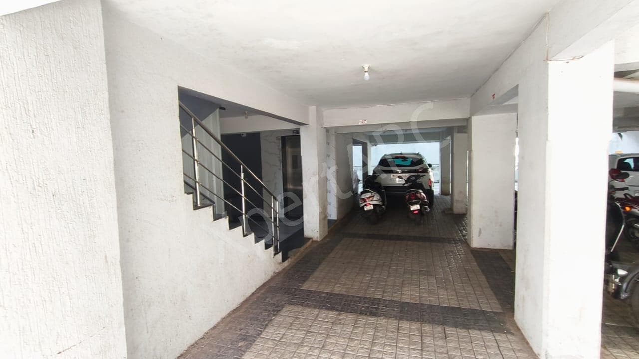 Property Photos 9