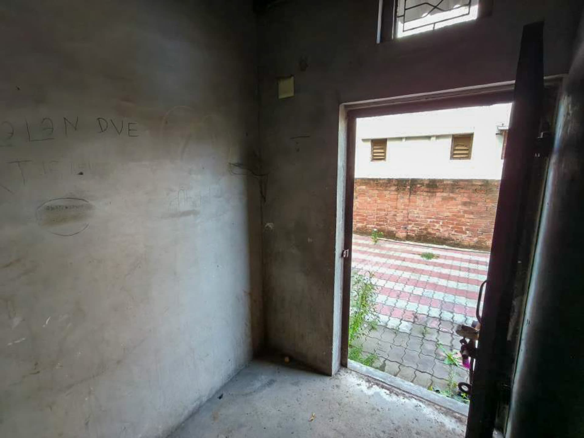 Property Photos 7
