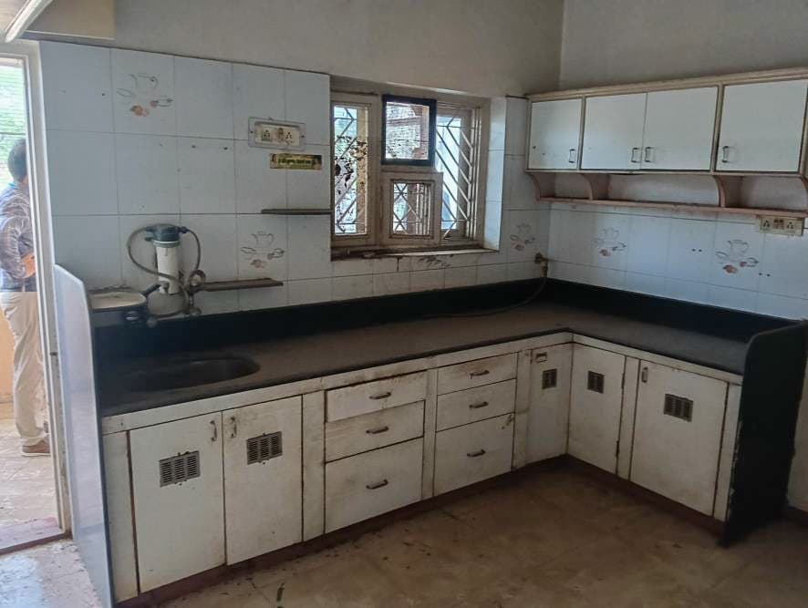 Property Photos 6