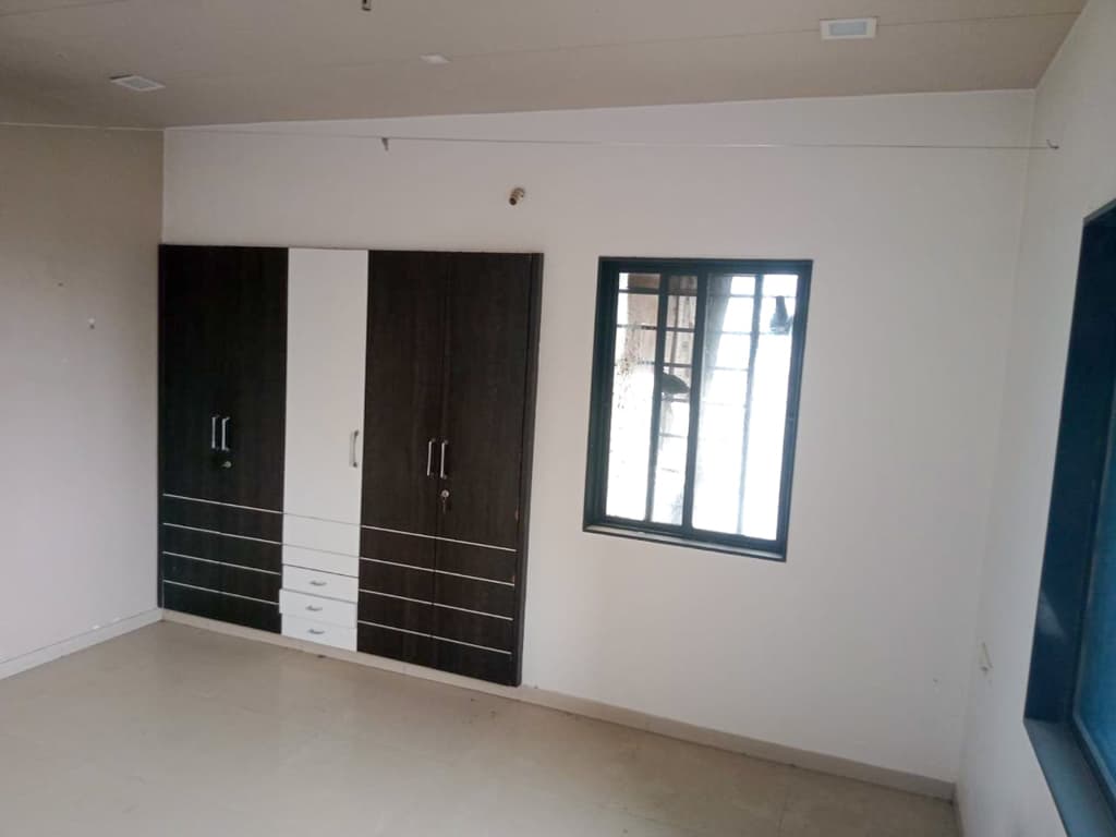 Property Photos 6