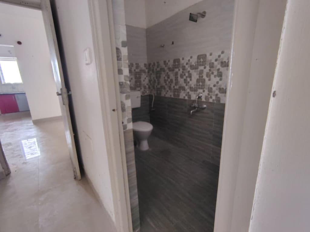 Property Photos 8