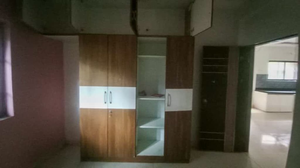 Property Photos 8