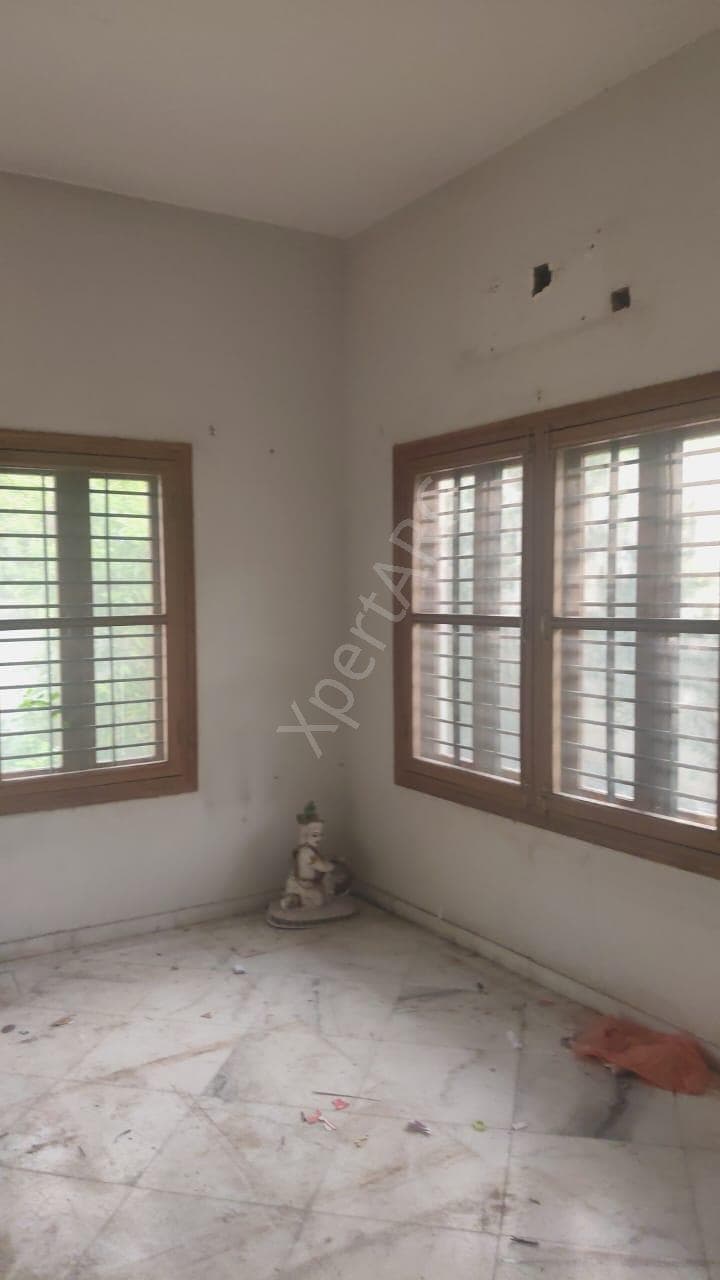 Property Photos 28