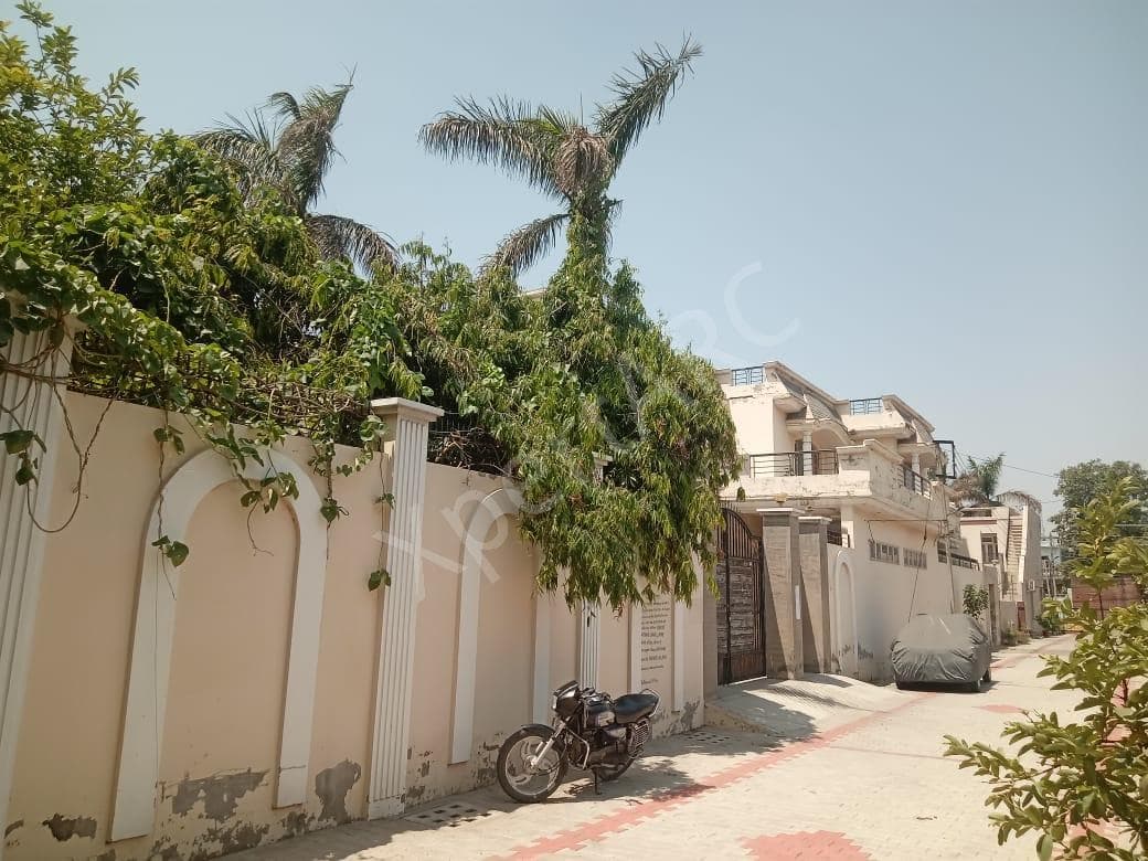 Property Photos 8