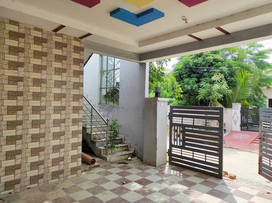 Property Photos 7