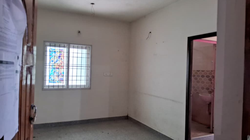 Property Photos 8