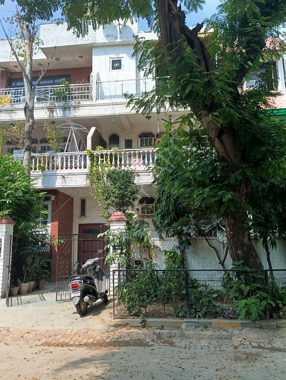 Property Photos 11