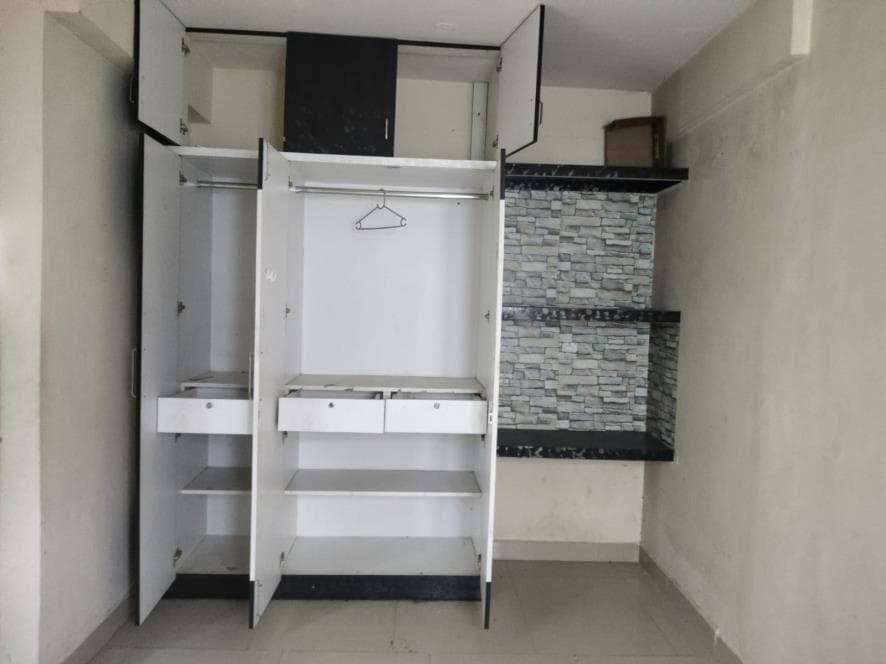 Property Photos 9