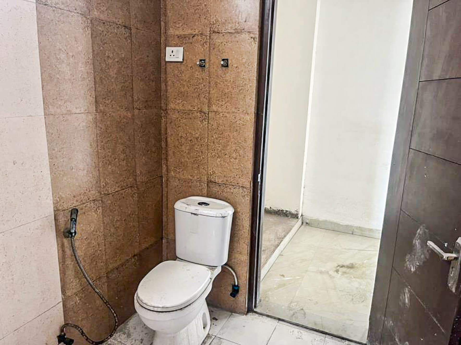 Property Photos 16