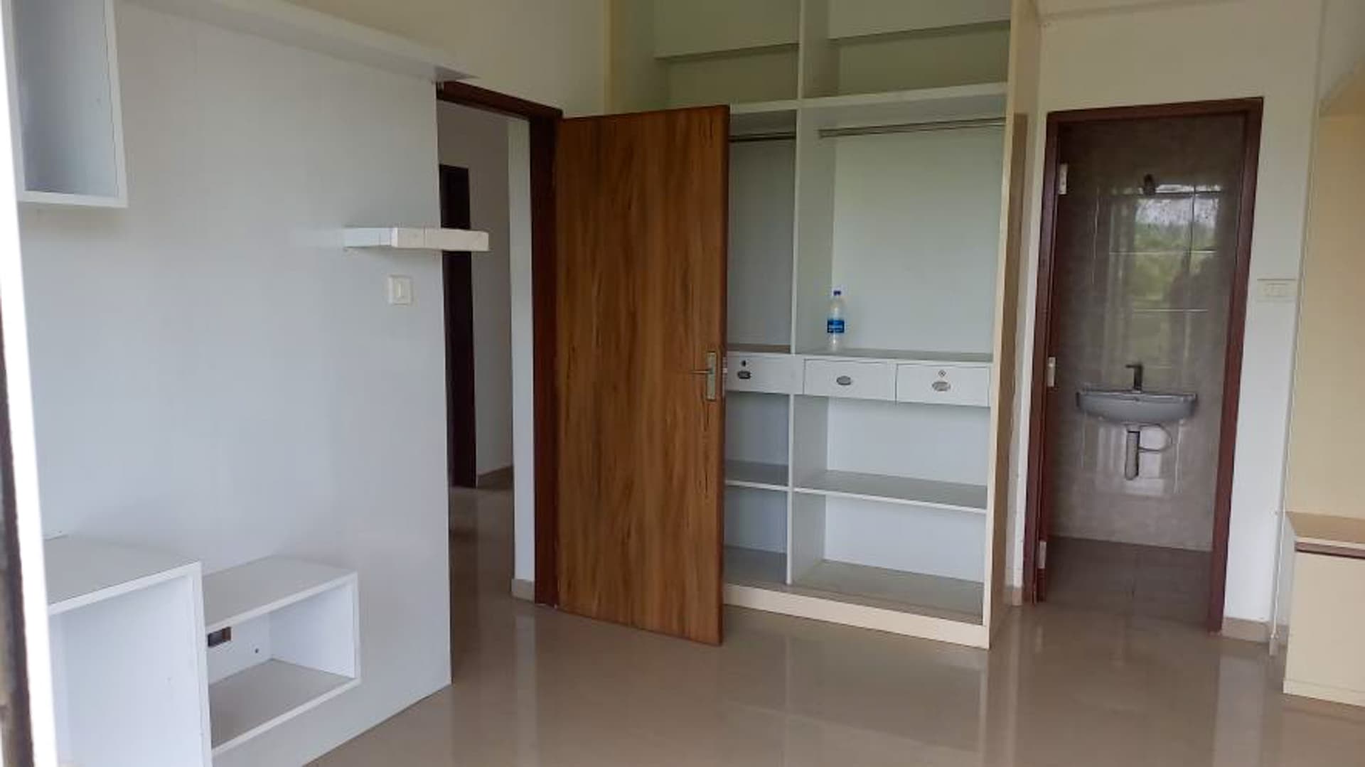 Property Photos 6