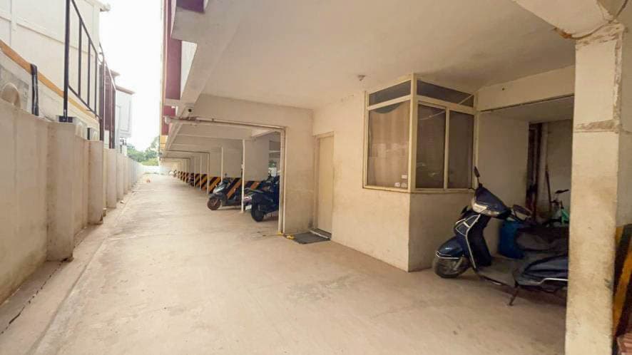 Property Photos 17