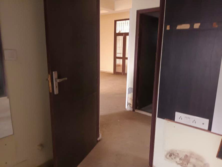 Property Photos 11