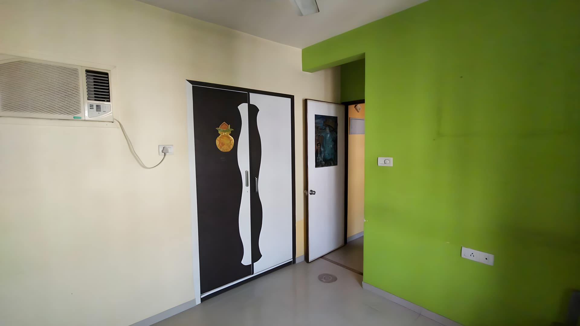 Property Photos 8