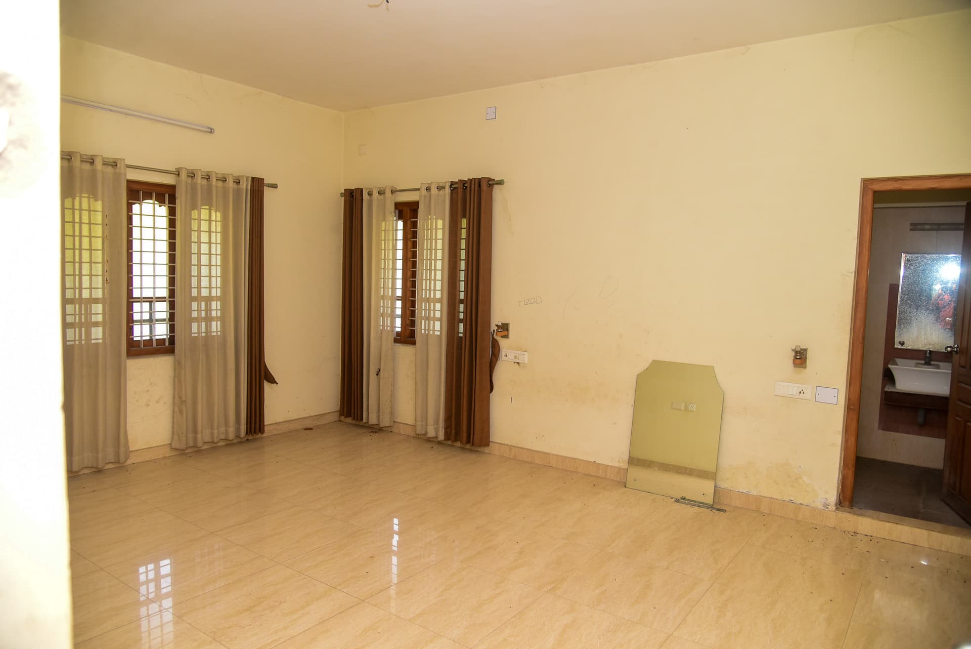 Property Photos 16