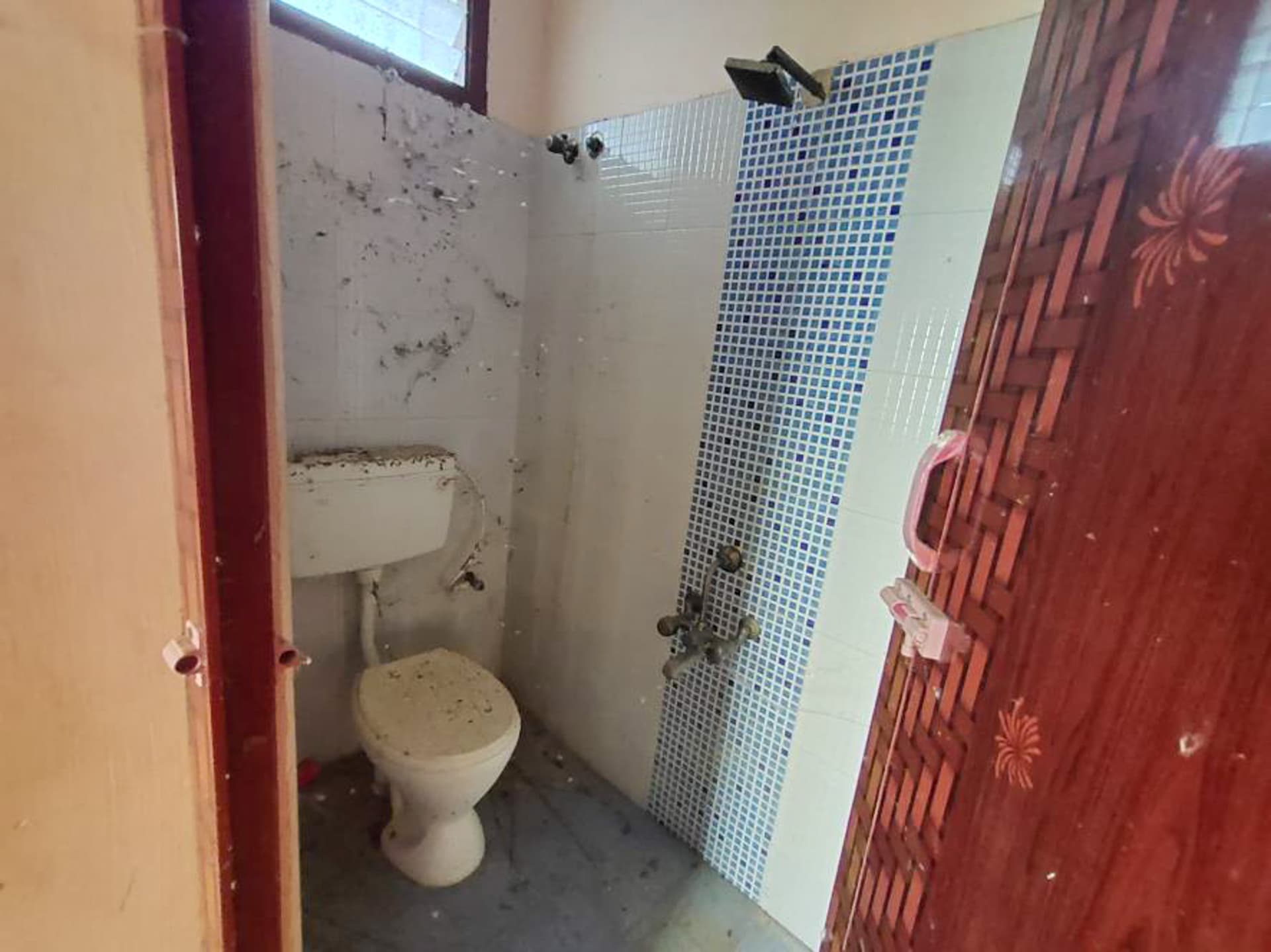 Property Photos 16
