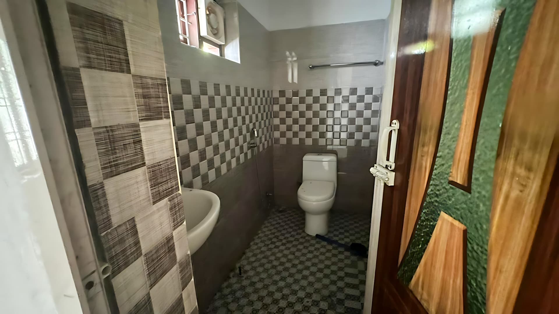 Property Photos 15