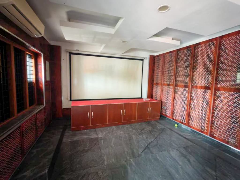 Property Photos 12