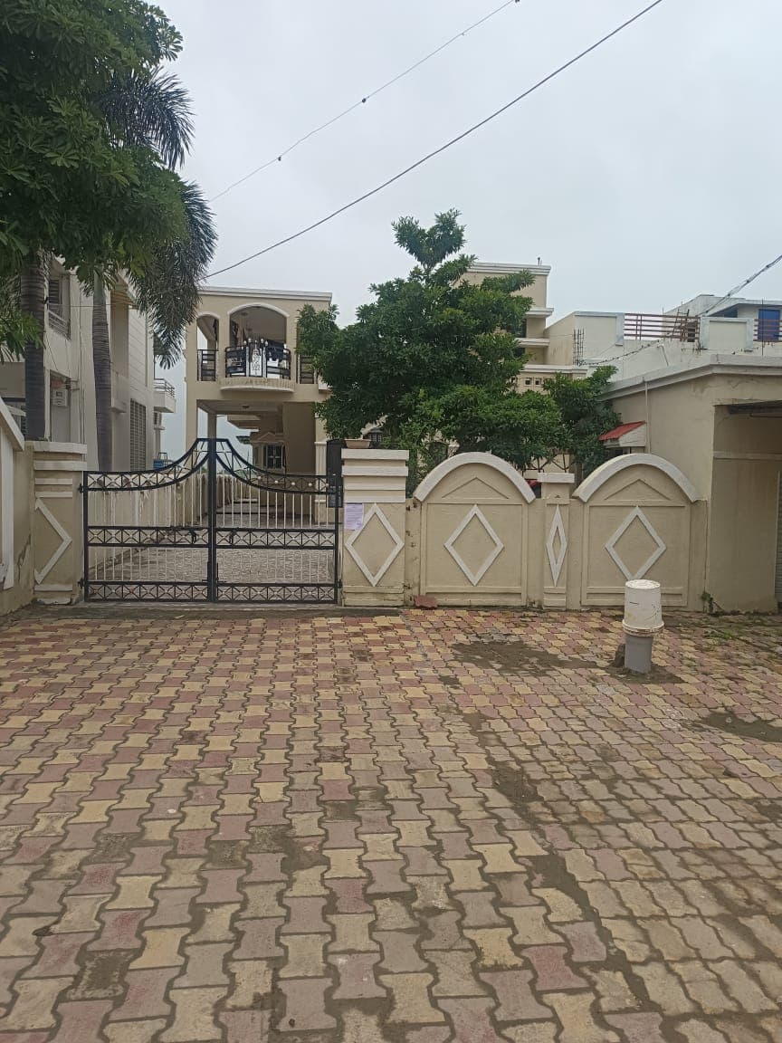 Property Photos 1
