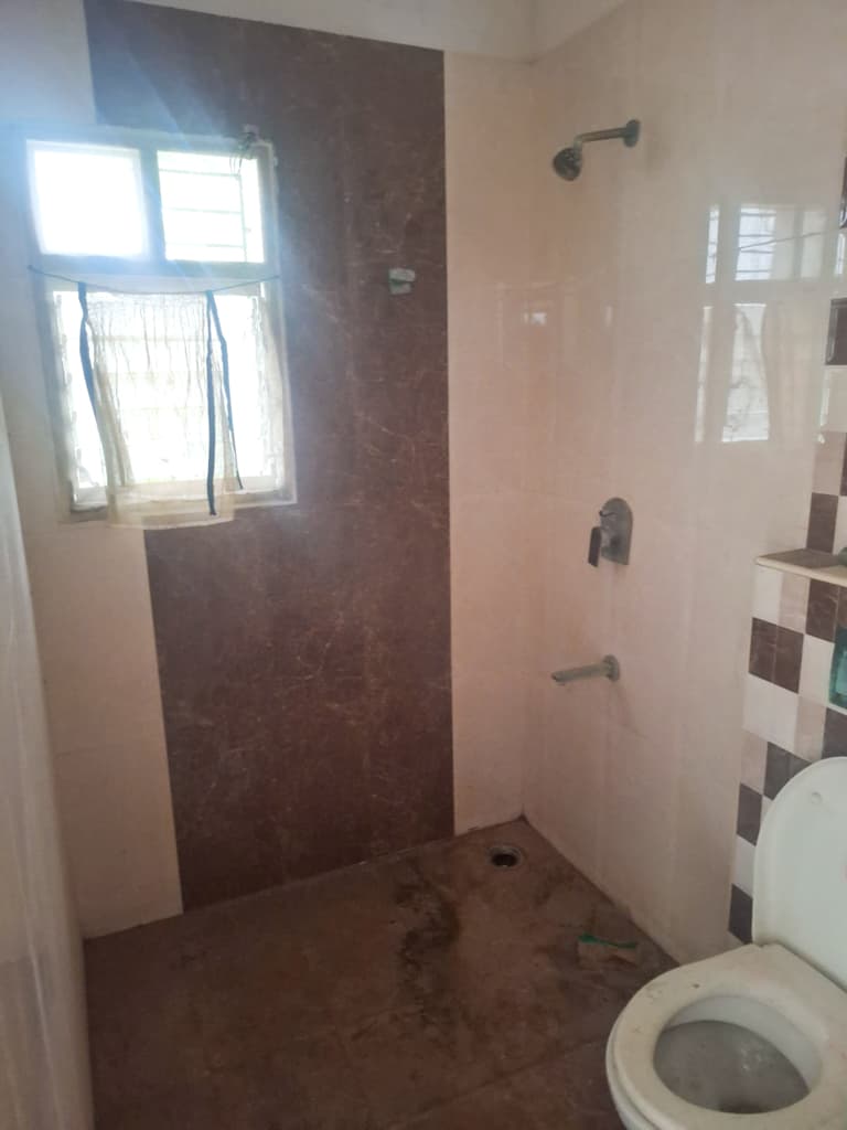 Property Photos 8