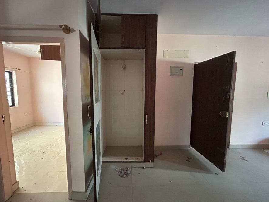 Property Photos 6